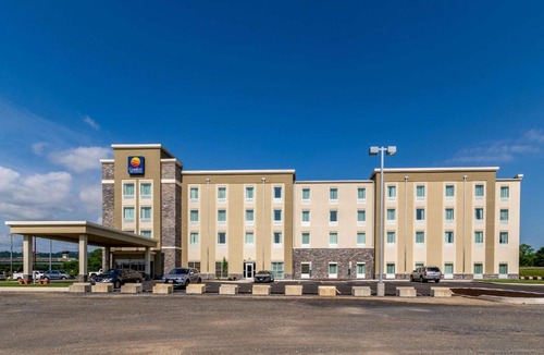Middletown Hotel | Comfort Inn & Suites - Harrisburg Airport - Hershey South