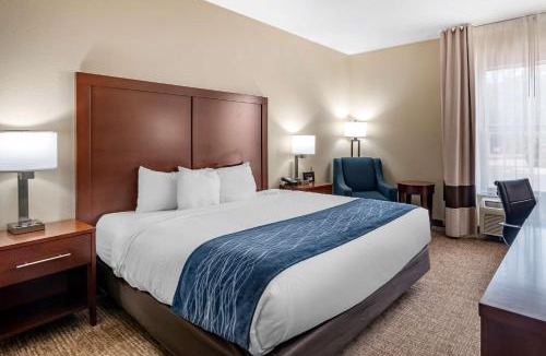 Junction City Hotel | Comfort Inn & Suites Junction City - near Fort Riley