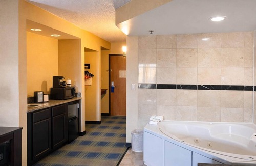 Meriden Hotel | Comfort Inn & Suites Meriden East
