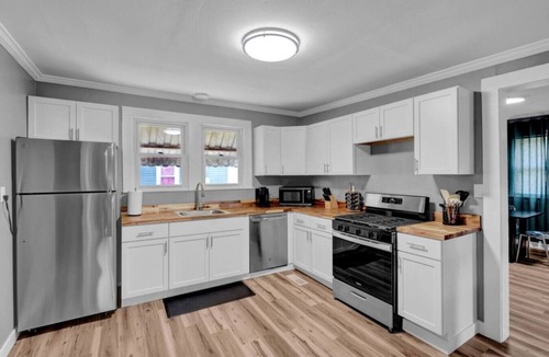 Henderson House | Comfort on Clay Street!