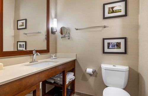 Northeast Columbus Hotel | Comfort Suites Columbus Airport