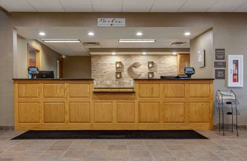 Berlin Hotel | Comfort Suites Hotel and Conference Center