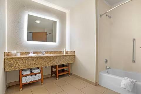 Monroe Hotel | Comfort Suites Monroe