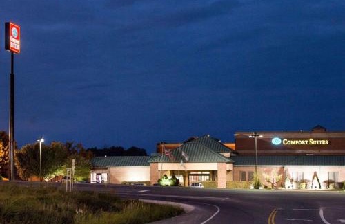 Mineralwells Hotel | Comfort Suites Parkersburg South