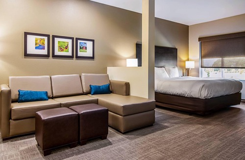 Wooster Hotel | Comfort Suites Wooster near University Campus
