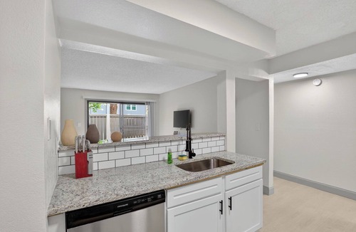 Lenexa Apartment | Comfortable 1-bedroom with cozy living