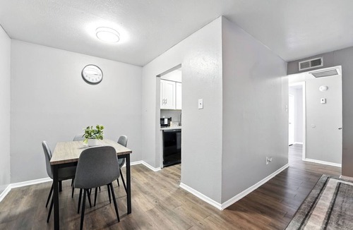 Southridge Apartment | Comfortable 1BR Midterm Housing I Free Parking