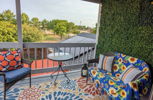 Northeast Carrollton House | Comfortable 3 Bed 2 bath pet friendly home for 30 day stays