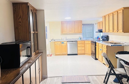 Mechanicsburg House | Comfortable 3BR Home with 2 full Baths, Sleeps 6, Mechanicsburg 17050