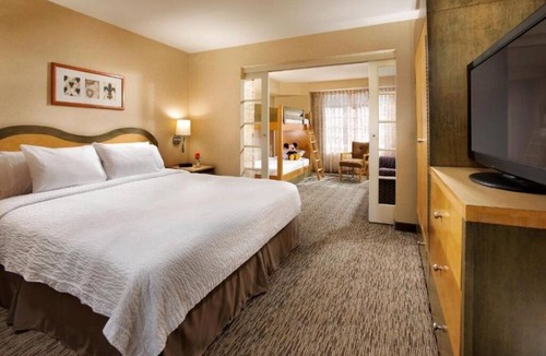 Anaheim Resort Hotel | Comfortable Anaheim Escape w/Pool Onsite | 1.0 mi to Downtown Disney District