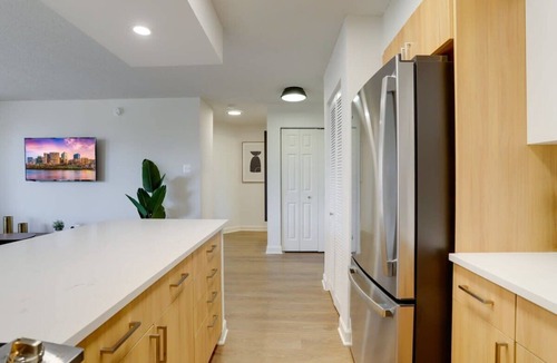 Pentagon City Apartment | Comfortable Apt – Steps from Pentagon City & Metro