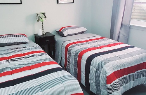 Leisure World House | Comfy 2 bdrm unit w/King size bed & Free parking.