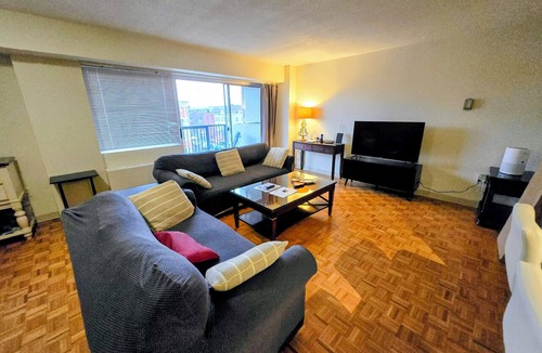 Medical Center Area Apartment | Comfy 2 Bed Apt 6 Min Walk To Boston Children's Hospital, Brigham, Dana Farber.