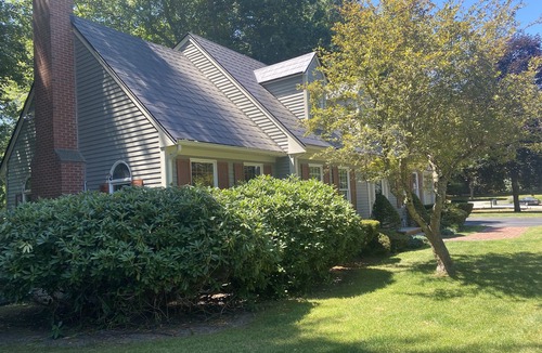 Beverly House | Comfy 4 Bedroom Home Close to Downtown and Beaches