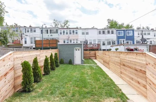 Petworth Apartment | Comfy, clean one-bedroom unit in Columbia Heights