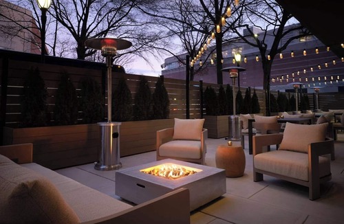 White Plains Hotel | Comfy Downtown Stay | Fitness Gym, Restaurant & Bar, Pet-Friendly, Shuttle