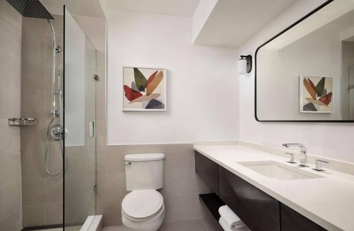 White Plains Hotel | Comfy Downtown Suite | Pets Allowed, Onsite Bar & Restaurants, Free Shuttle