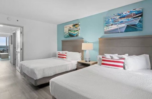 Myrtle Beach Hotel | Compass Cove Condo | Oceanfront Balcony + Walk to Market Common & Pier 14