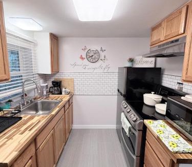 Charleston House | Completely renovated for you Mountain View Cottage