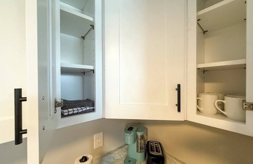 Concord Apartment | Concord, NH - Entire Place - Pet Friendly - Mins to Elliot - Queen Bed