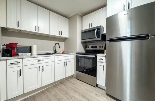 Concord Apartment | Concord, NH - Entire Place - Pet Friendly - Mins to Elliot - Queen Bed