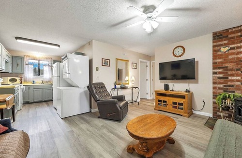 Carroll County Condo | Condo Ideal location. Ski, Shop, Hike.
