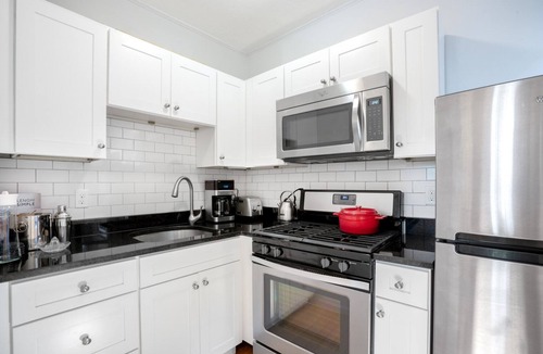 Beacon Hill Apartment | Convenient Beacon Hill 1BR near Mass Gen Hospital