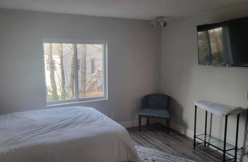 Glenburn Apartment | Convenient Rural Retreat