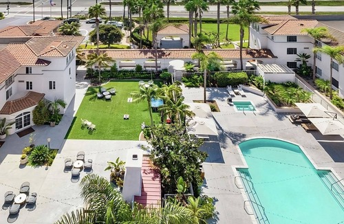 Carlsbad Hotel | Convenient Stay in Carlsbad | Pool Access | Near Legoland California - 3 miles