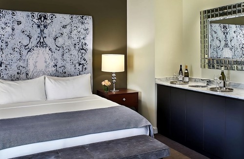 West Plaza Hotel | Convenient Stay, Superb Location! Onsite Pool, Pets Allowed, Near Crown Center