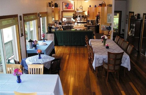 Hebron Bed & Breakfast | Coppertoppe Inn and Retreat Center