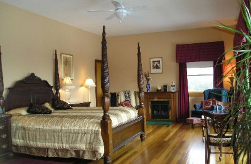 Hebron Bed & Breakfast | Coppertoppe Inn and Retreat Center