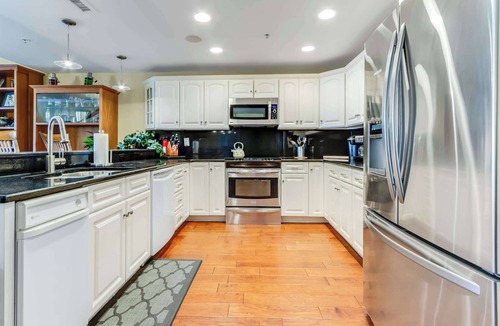 Ocean City Condo | Cori Noel 301 | Expansive Balcony | Outdoor Pool