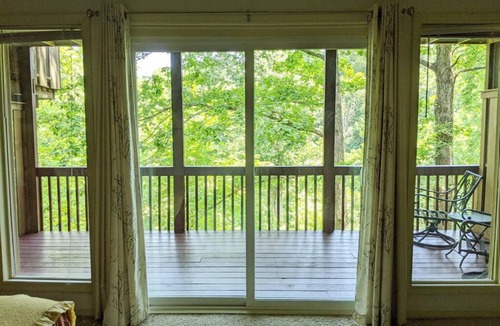 Bella Vista Apartment | Corner Lake Getaway