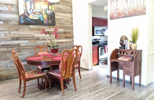 Bella Vista Apartment | Corner Lake Getaway