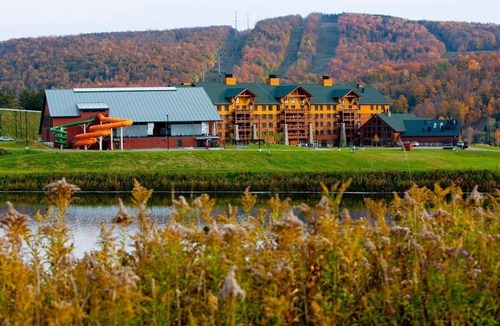 Blodgett Mills Condo | Corner Unit + Nice Views & Fireplace | Onsite Spa