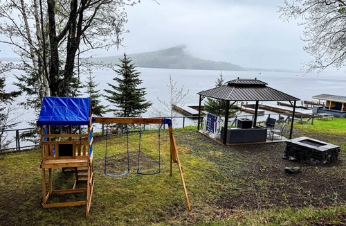 Rockwood Ski Chalet | Cottage 7: River View