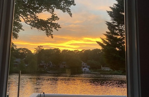 Westminster Cottage | Cottage on Partridge Pond