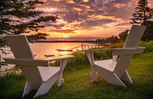 Isle of Springs Cabin | Cottage Room | Porch+HotTub+Pool | No Hidden Fees