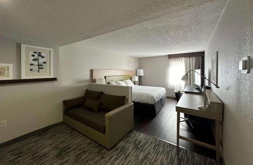 Spring Hill Hotel | Country Inn & Suites by Radisson, Dunbar - Charleston
