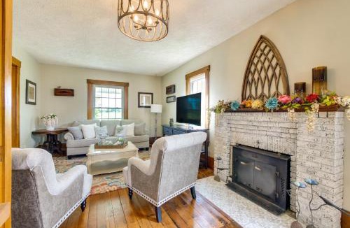 Wooster House | Countryside Home in Wooster w/Patio & Fire Pit