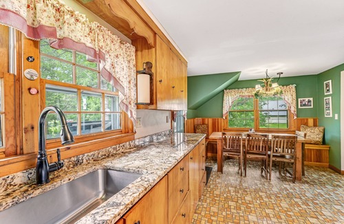 Roxbury House | Countryside home near skiing with amazing views, firepit & hot tub