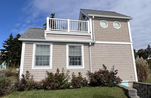 Bailey Island Cottage | Couples Cottage at Mackerel Cove - Enjoy your views of Mt. Washington on the Rooftop Deck!