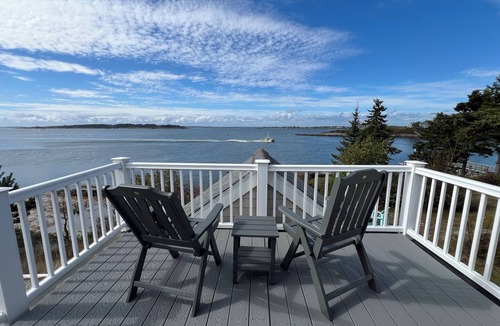 Bailey Island Cottage | Couples Cottage at Mackerel Cove - Enjoy your views of Mt. Washington on the Rooftop Deck!