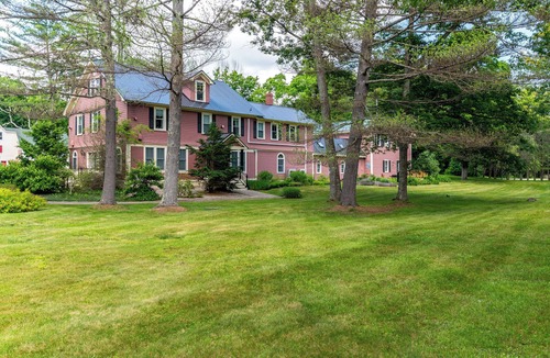 Intervale Condo | Couples Retreat, Fireplace, 5 mins to N. Conway