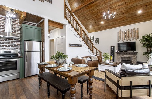 Saint Joe Cabin | Couples Tree Loft Rock Hot Tub Buffalo River