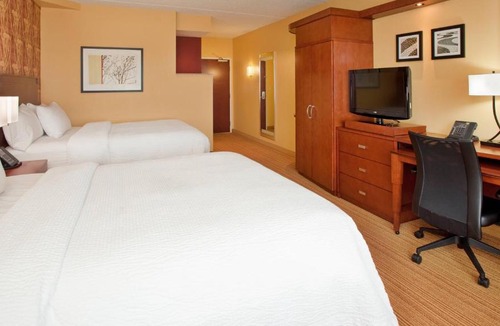 Cranberry Township Hotel | Courtyard by Marriott Pittsburgh North/Cranberry Woods