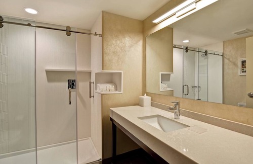 Central Islip Hotel | Courtyard by Marriott Long Island Islip/Courthouse Complex