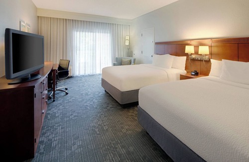 Addison Hotel | Courtyard by Marriott Addison Midway