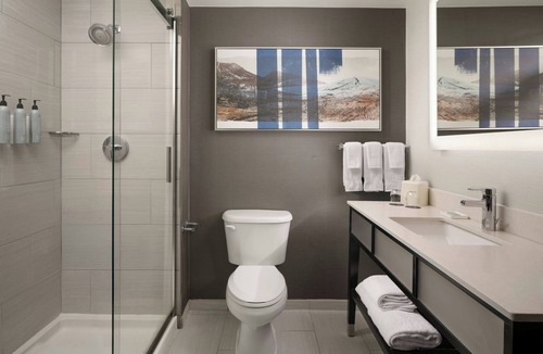 Coolidge Corner South Side Hotel | Courtyard by Marriott Boston Brookline
